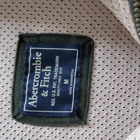 Abercrombie and Fitch, Ladies fleece - Picture 3 of 4